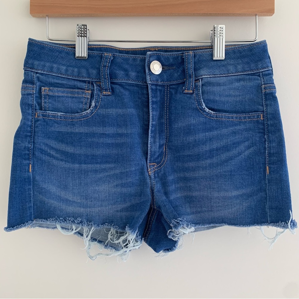 AMERICAN EAGLE hi-rise shortie, medium wash
